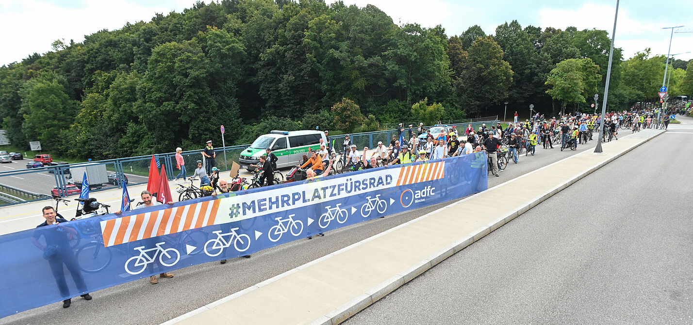 #aussteigen-Sternfahrt zur IAA für eine echte Mobilitätswende #aussteigen-Sternfahrt zur IAA für eine echte Mobilitätswende