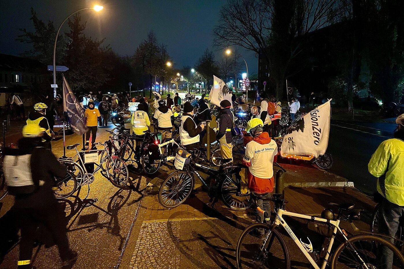 Mahnwache am 17. November 2022 in der Gehrenseestraße