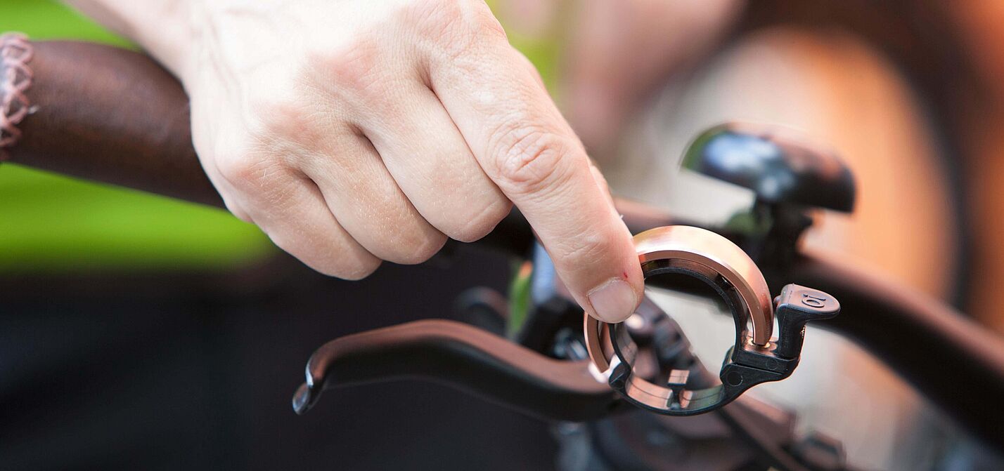 Fahrradklingeln gehören zur vorgeschriebenen Ausrüstung an Fahrrädern. 