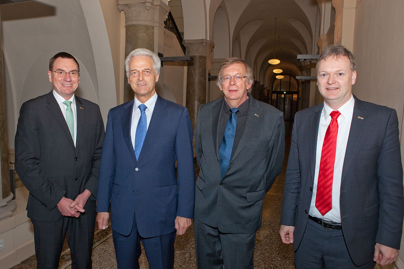 Treffen mit dem damaligen Bundesverkehrsminiter. Ulrich Syberg, Peter Ramsauer (CSU), Ludger Koopmann und Burkhard Stork (v.l.n.r.).