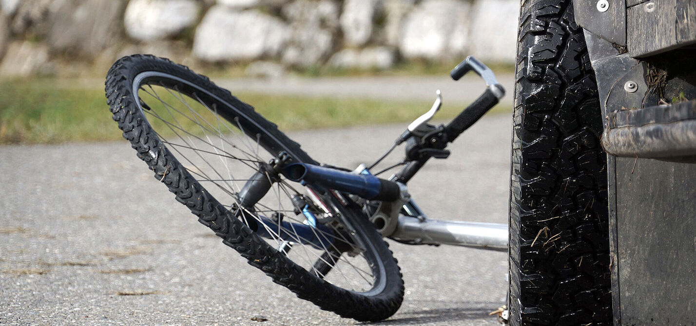 Collisions between a bicycle and a car