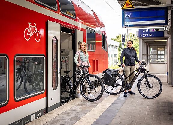 Fahrradmitnahme in Zügen des Regional- und Nahverkehrs. Fahrradmitnahme in Zügen des Regional- und Nahverkehrs.