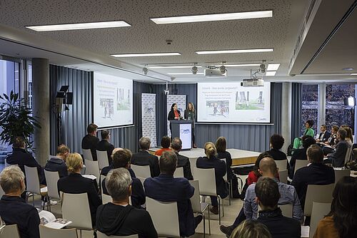 Mit Mut, Wille Und Strategie: ADFC-Symposium Zum Schnellausbau Des ...