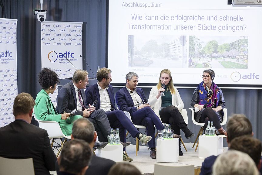 So Geht Schnellausbau Für Den Radverkehr: ADFC-Symposium Zeigt Starke ...