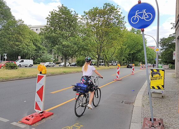 Pop-up-Radweg in Berlin-Friedrichshain