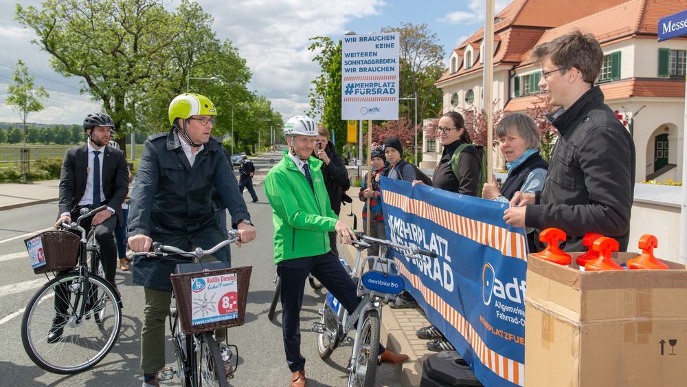 Bundesverkehrsminister Scheuer will die Bedingungen zum Radfahren verbessern. 
